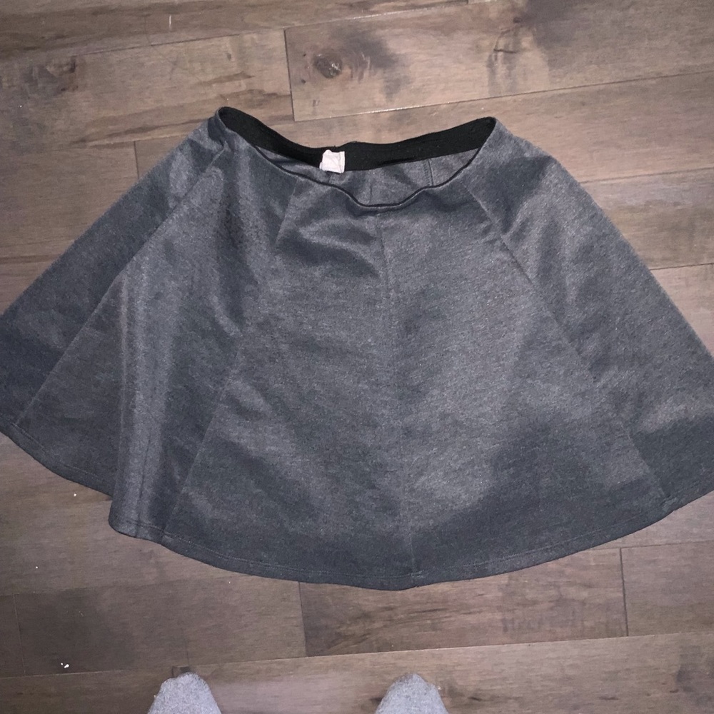 grey skirt